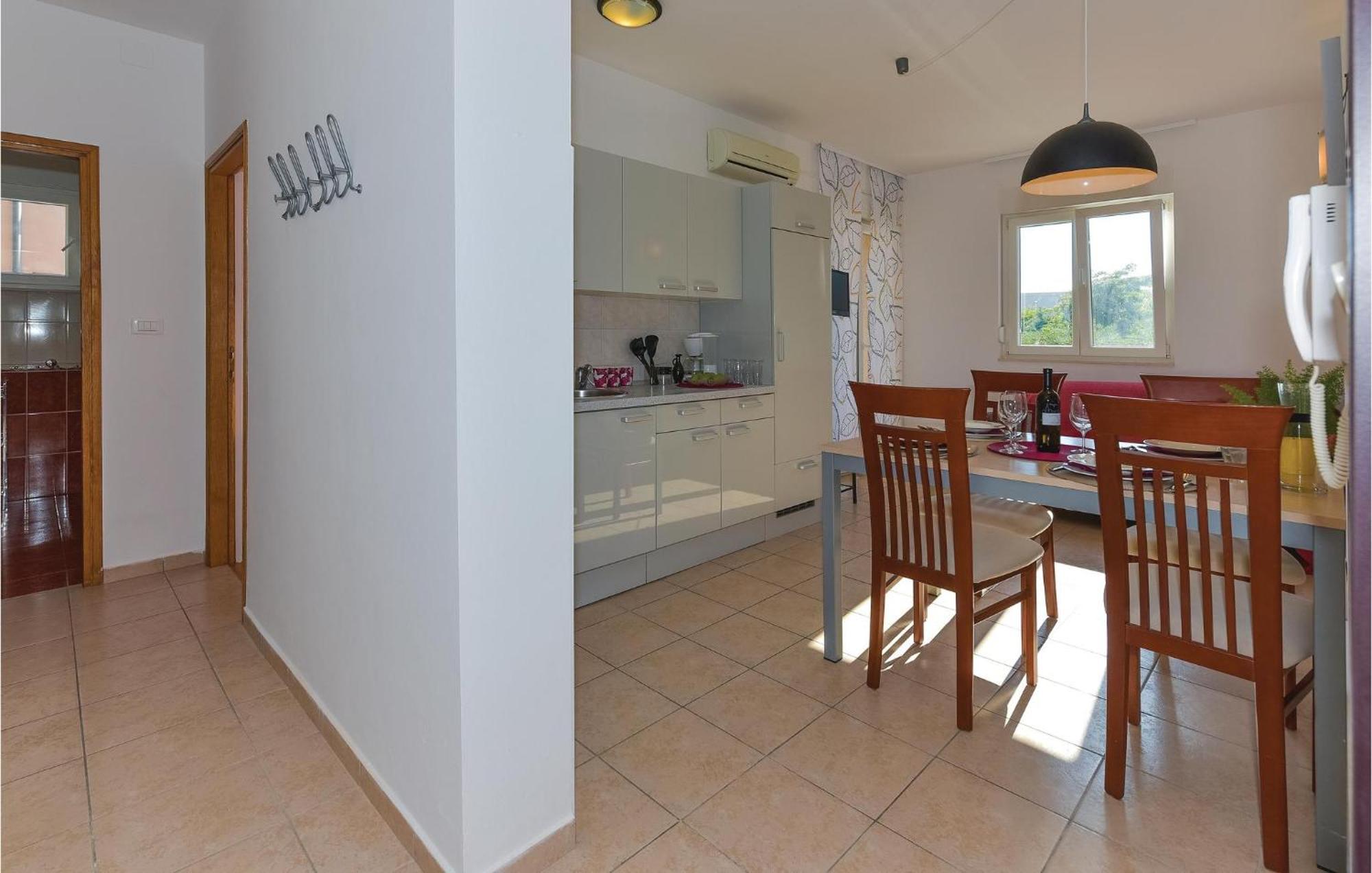 Gorgeous Apartment In Vodice With Kitchen Dış mekan fotoğraf